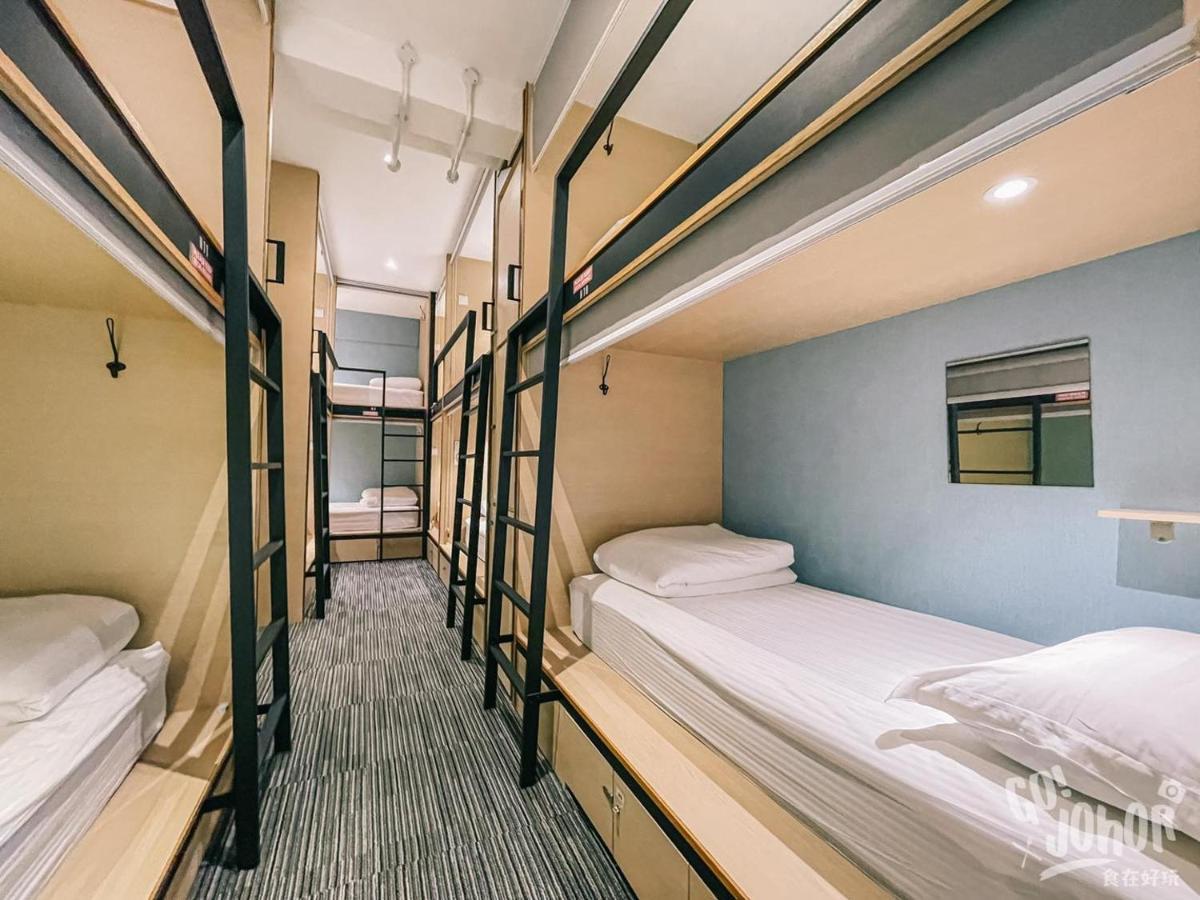 Attrus Bed & Breakfast Johor Bahru Bagian luar foto
