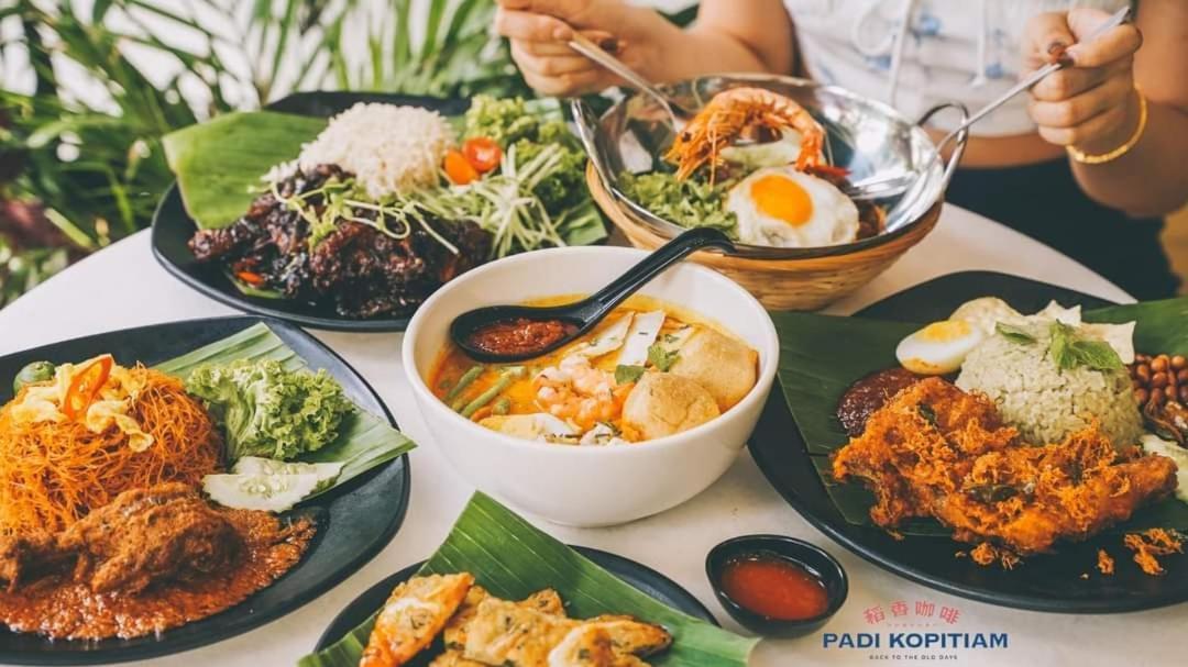 Attrus Bed & Breakfast Johor Bahru Bagian luar foto