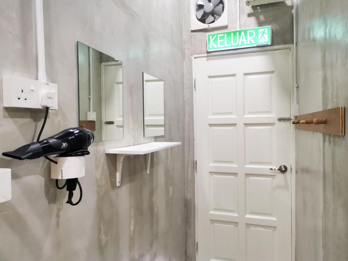 Attrus Bed & Breakfast Johor Bahru Bagian luar foto